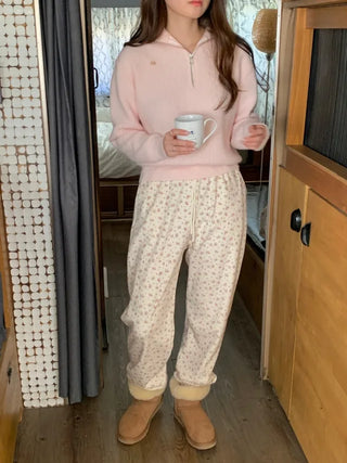 Flower-patterned fleece-lined jogger pants