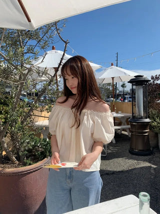 Shirred puff sleeve short-sleeved blouse