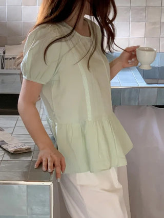 Lace frill puff short-sleeved layered blouse