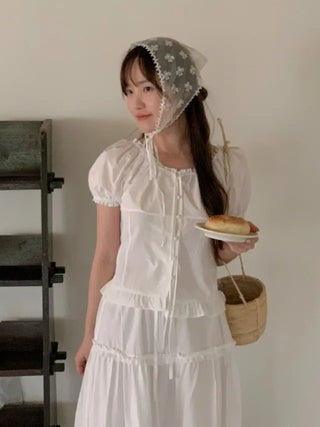 Ribbon lace shirred puff sleeve short blouse