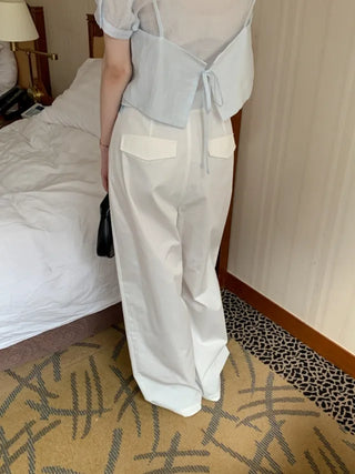 Semi-wide pleated chino pants
