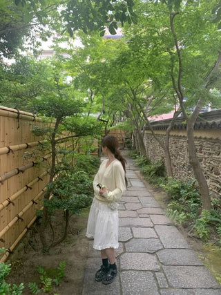 Loose-fitting long-sleeved knit