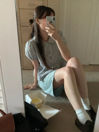 Checkered color frill short-sleeved blouse