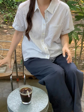 Semi-wide pleated chino pants