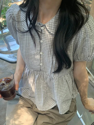 Checkered color frill short-sleeved blouse