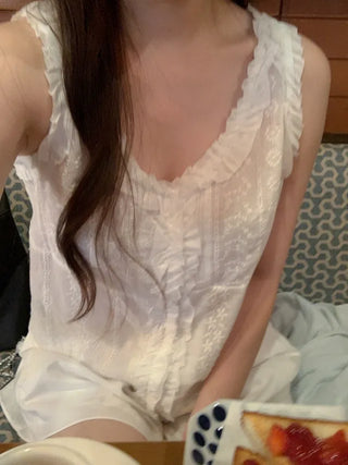 Frilled punched sleeveless layered blouse