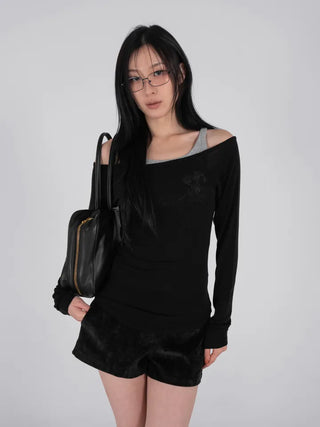 Mar Minimal Elastic Suede Low-Rise Shorts