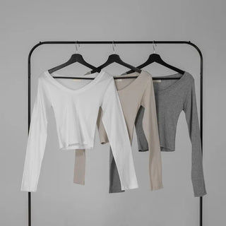 Ar Slim Crop V-Neck Long Sleeve T-Shirt