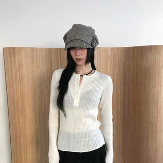 Slit Neckline Close-fit Ribbed Knit
