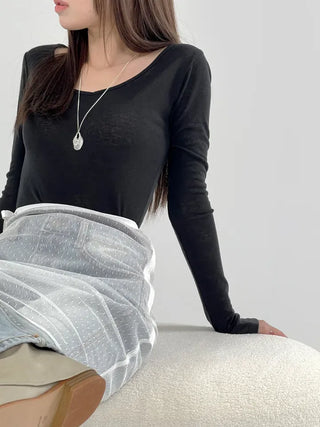 Noir V-neck Long Sleeve Tee