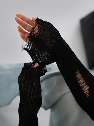 Yanu V-neck Damaged Knit