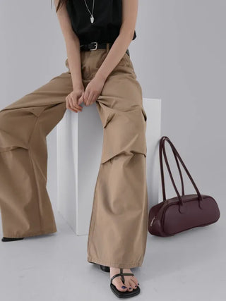 Maing pintuck parachute pants