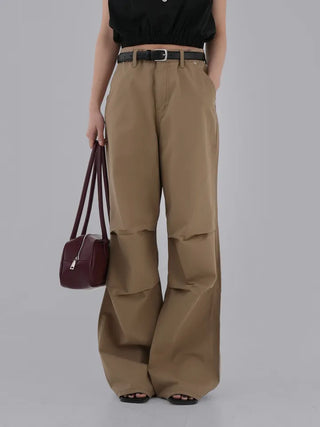 Maing pintuck parachute pants