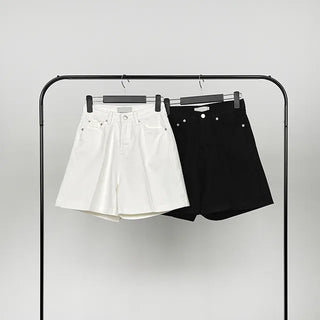 Claw part wide shorts