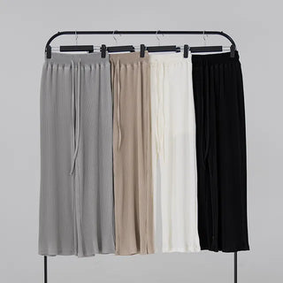 Gaining Slit Pleated Pants
