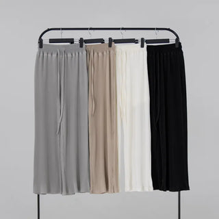 Gaining Slit Pleated Pants