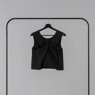 Now backless sleeveless blouse