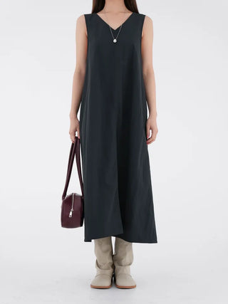 Fanu V-neck Maxi Sleeveless Dress