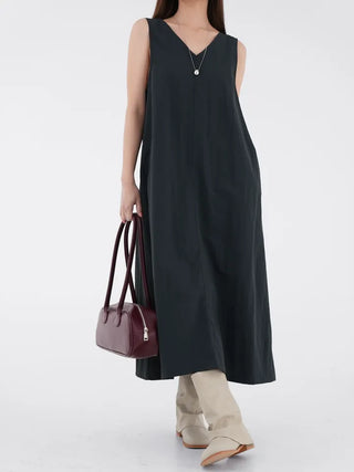 Fanu V-neck Maxi Sleeveless Dress