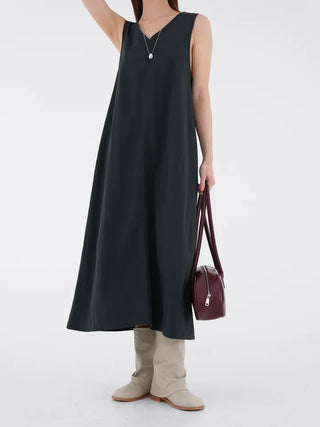 Fanu V-neck Maxi Sleeveless Dress