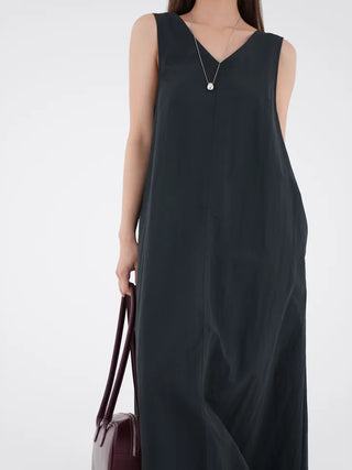 Fanu V-neck Maxi Sleeveless Dress