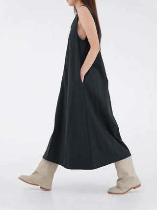 Fanu V-neck Maxi Sleeveless Dress