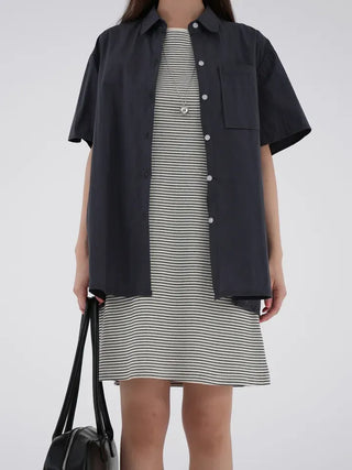 Lying oversized short-sleeve shirt