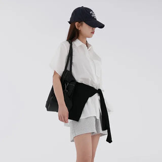 Lying oversized short-sleeve shirt
