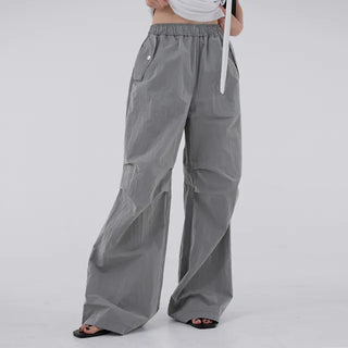 Heeling banding parachute pants