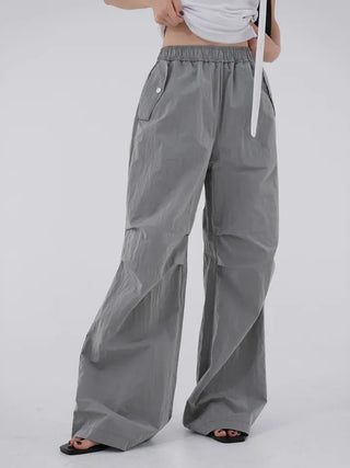 Heeling banding parachute pants