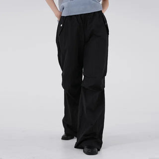 Heeling banding parachute pants