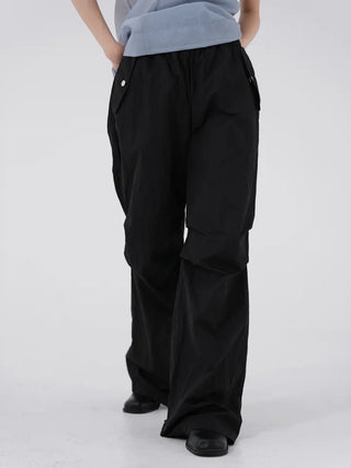Heeling banding parachute pants
