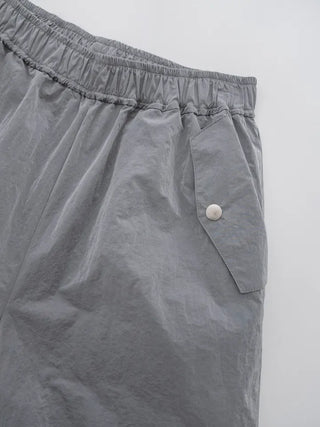 Heeling banding parachute pants