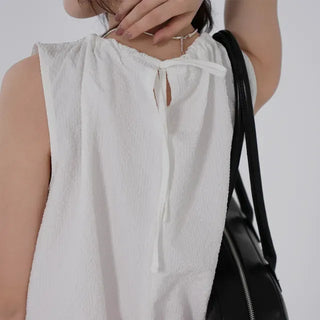 Hyoning Back Ribbon Sleeveless + Basrak Shorts