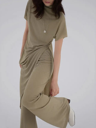 Curvy pleated high-neck dress