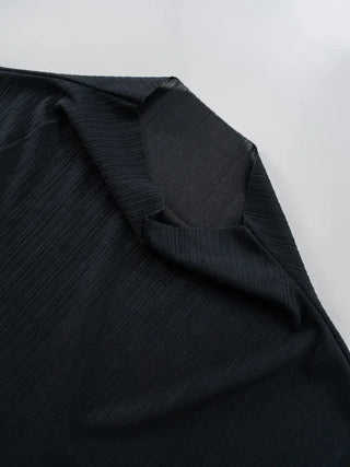 Curvy pleated high-neck dress