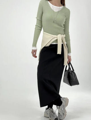 Knick Ribbed V-Neck Long Sleeve Tee