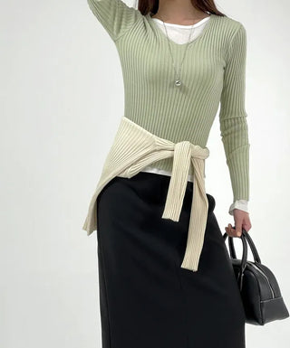 Knick Ribbed V-Neck Long Sleeve Tee