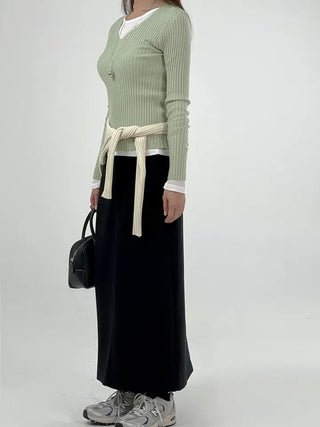 Knick Ribbed V-Neck Long Sleeve Tee