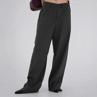 No-ring cut wide slacks