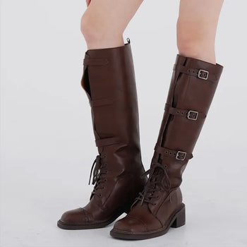 Cogging buckle long boots