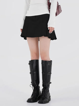 Cogging buckle long boots