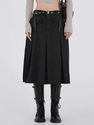Cogging buckle long boots