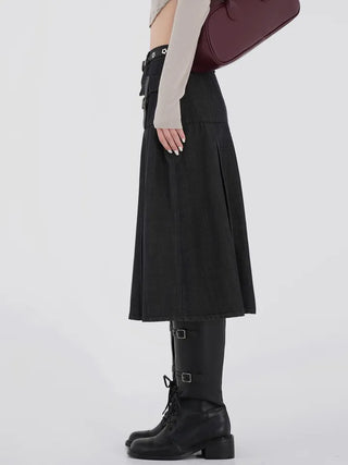Cogging buckle long boots