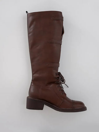 Cogging buckle long boots