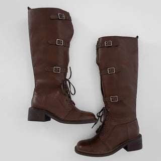 Cogging buckle long boots