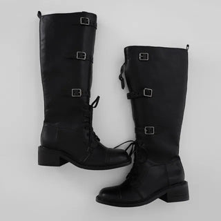Cogging buckle long boots