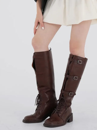 Cogging buckle long boots