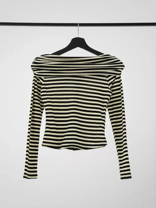 Slim off-shoulder T-shirt