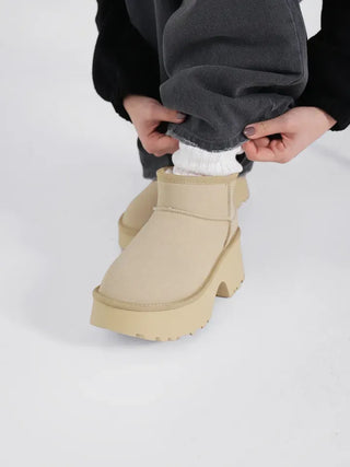 Cony Platform Short UGG Boots